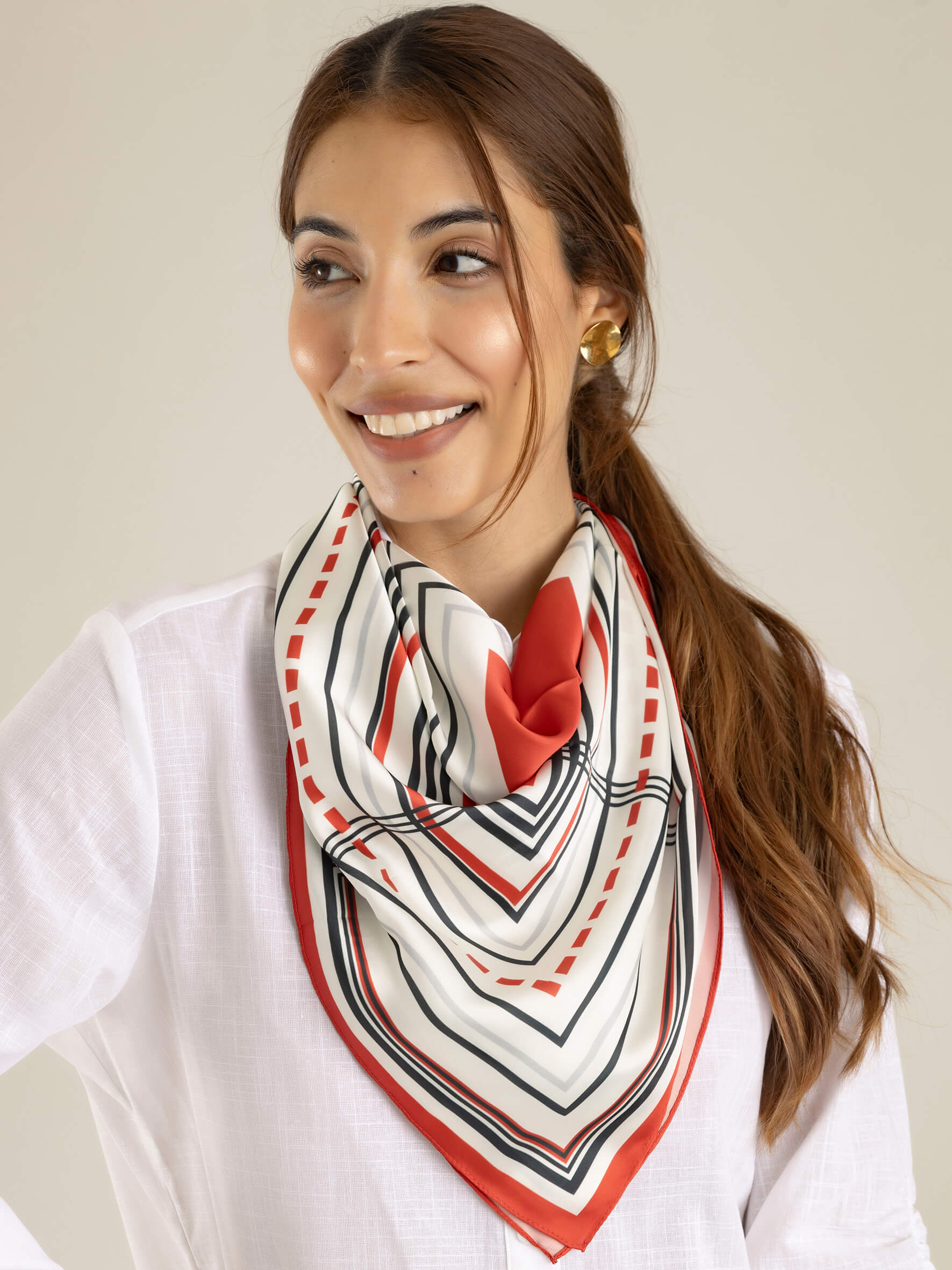 Pañuelo Rojo con Estampado Blanco