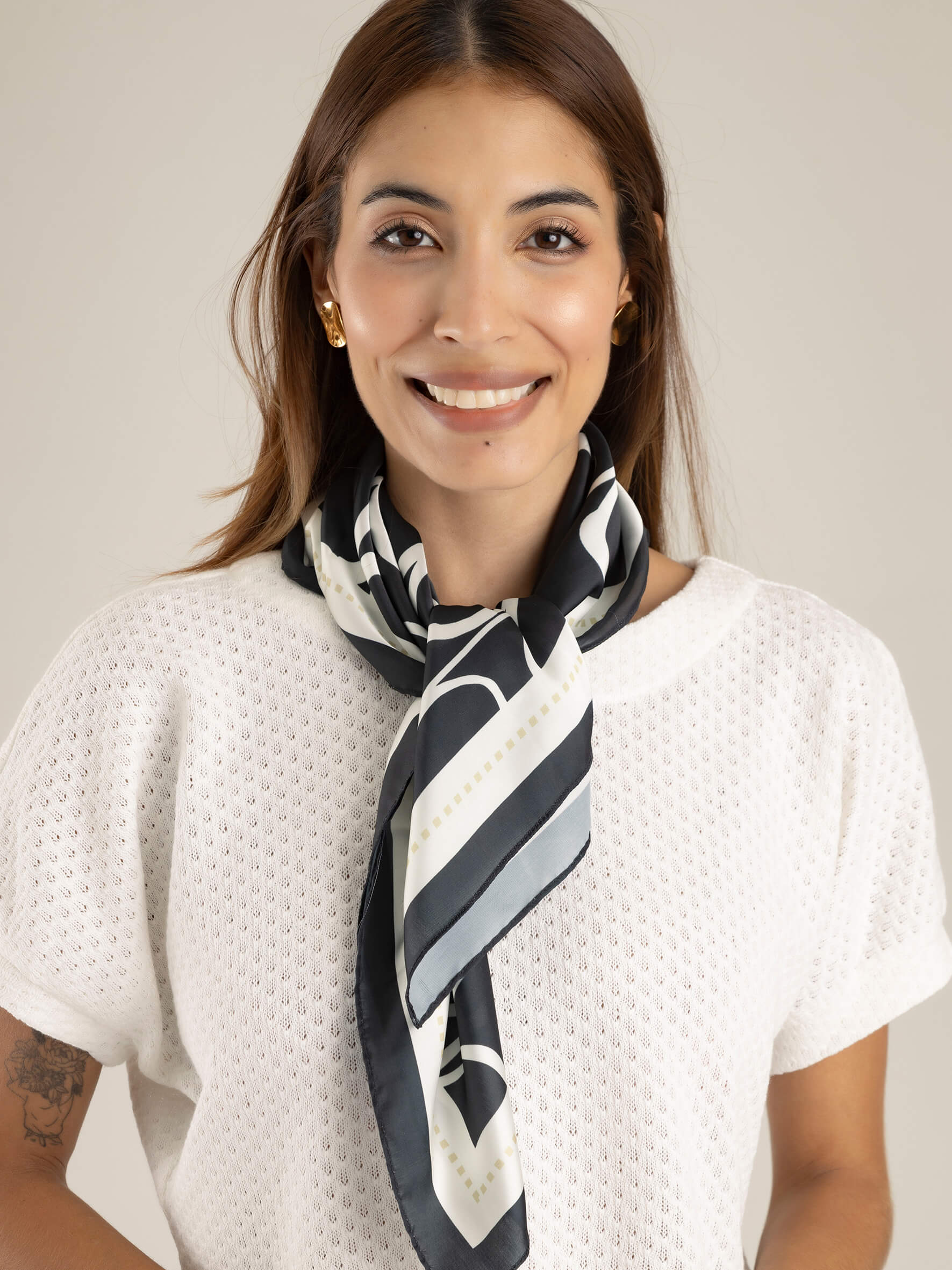 Pañuelo Rojo con Estampado Blanco