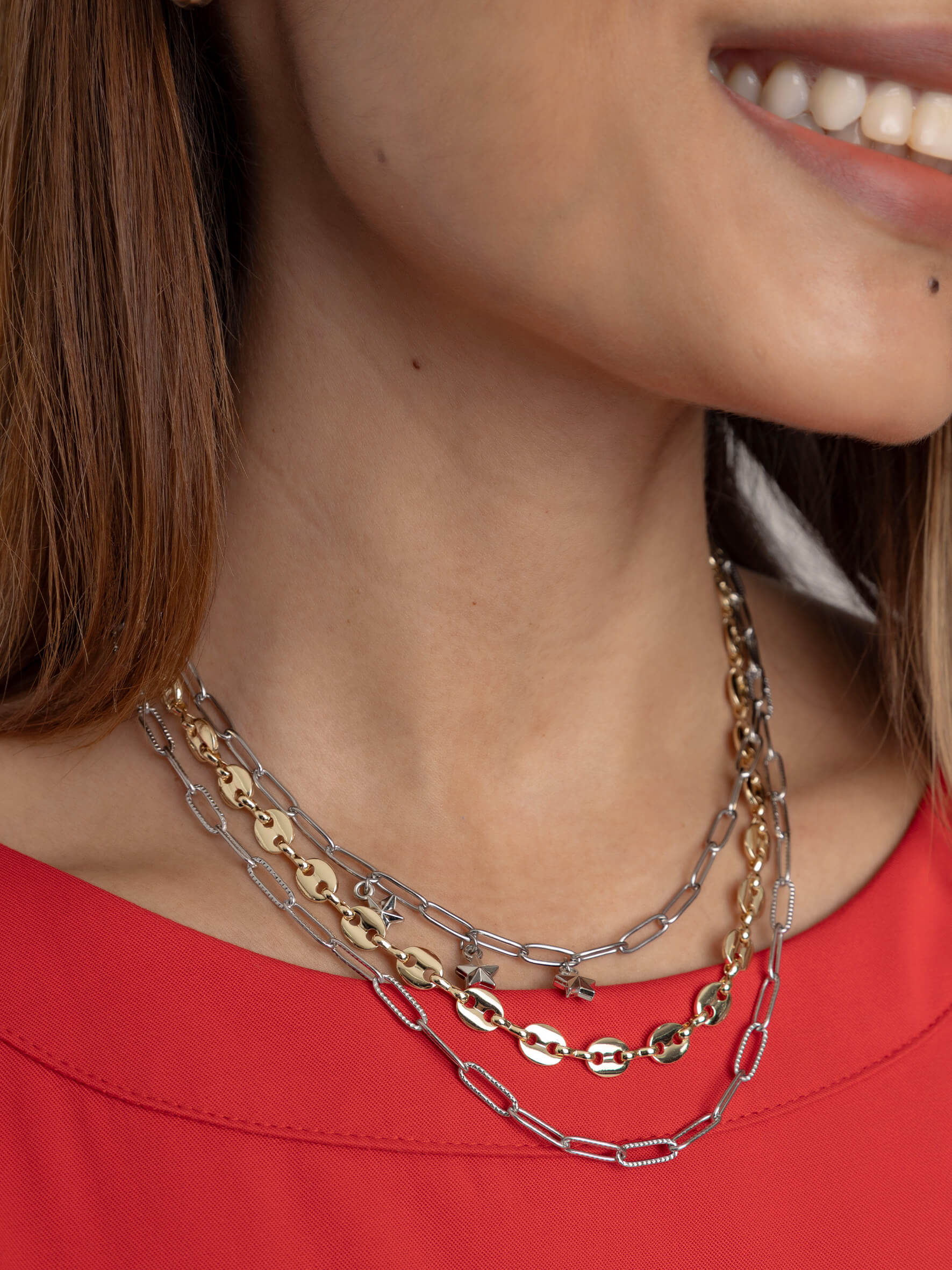 Collar Multicapa Bicolor con Cadenas Mixtas