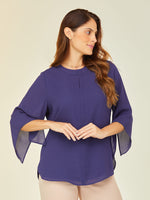 Blusa elegante, cuello redondo alto