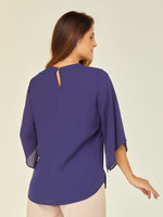 Blusa elegante, cuello redondo alto