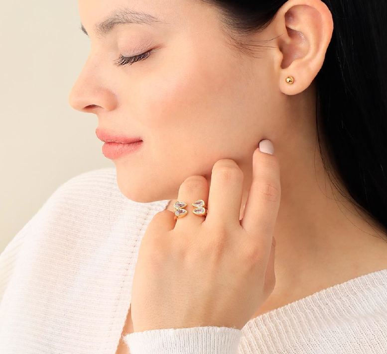 Anillo Ajustable con Detalle de Hojas y Brillo Iridiscente