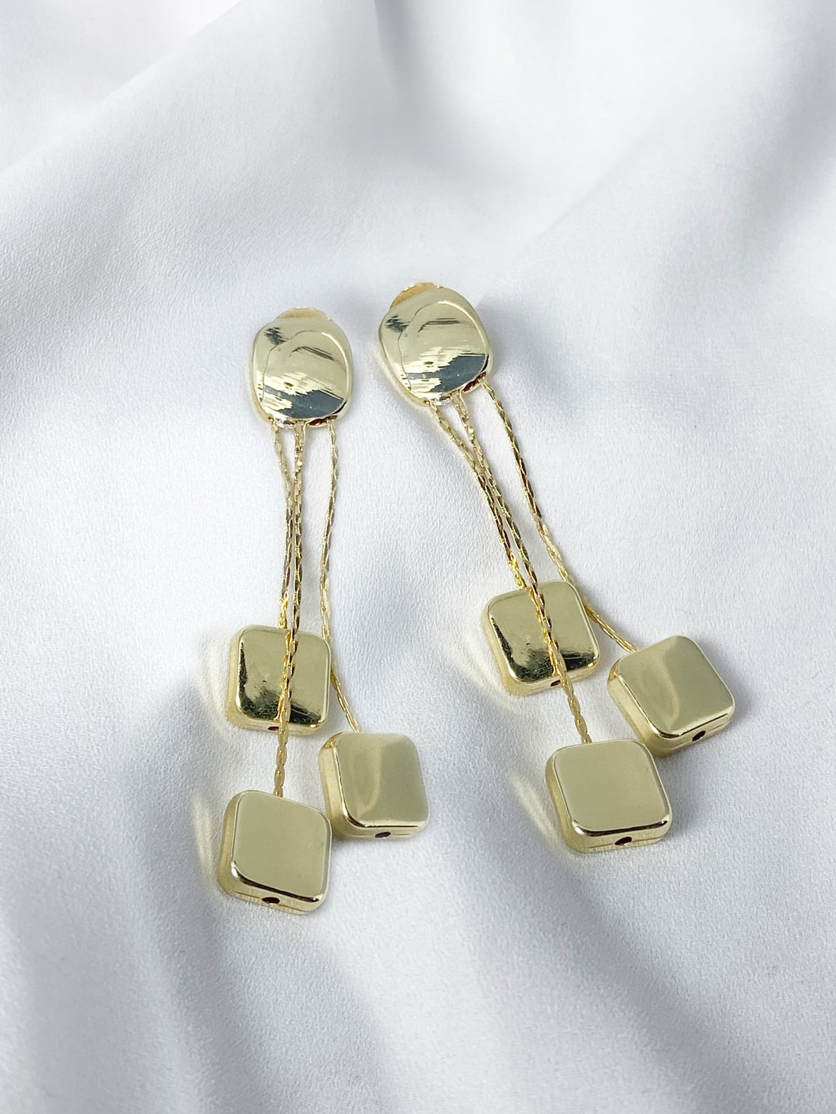 OBSEQUIO | ARETES LARGO CON CUADROS