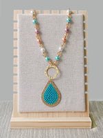 Collar de colores con medallon